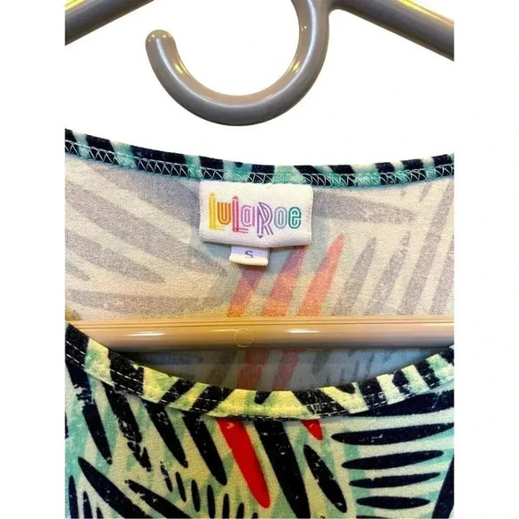 LuLaRoe Simply Comfortable Irma Artsy Aqua Blue IKAT Leaf Bohemian Size Small‎ - Picture 3 of 3